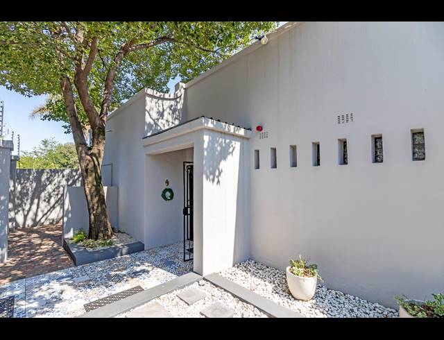 2 BEDROOM HOUSE SOLD IN PARKHURST